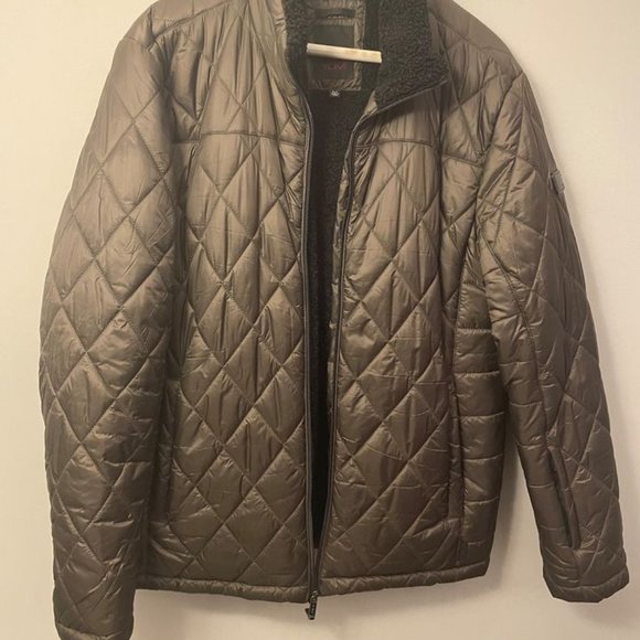 Tumi Men's Quilted Jacket. Excellent Condition. Medium - Picture 5 of 6
